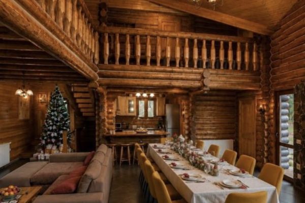 Living Rustic Cottage cu masa si decor din lemn