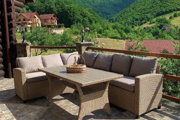 Terasă exterioară Rustic Cottage în mijlocul naturii